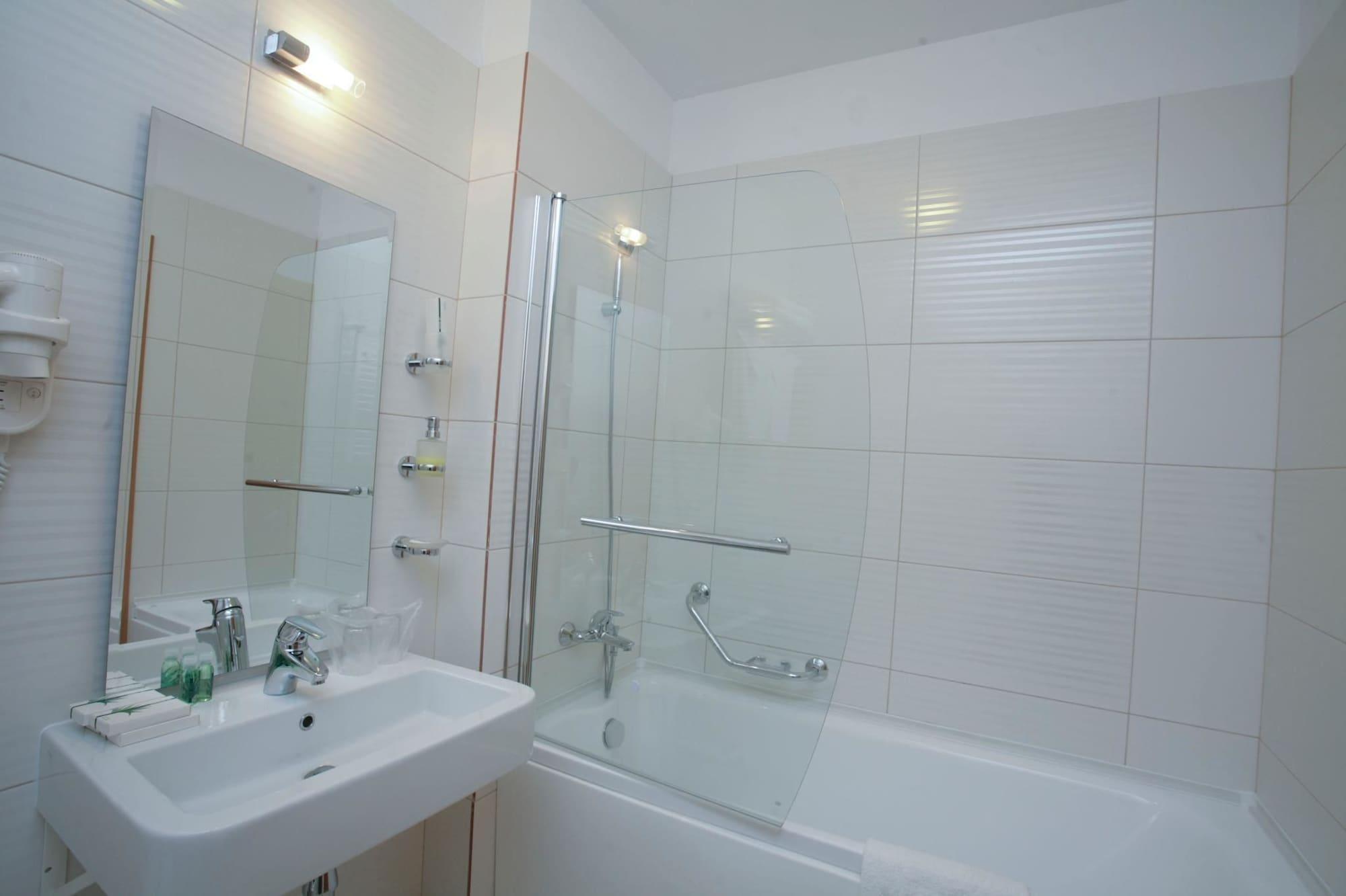 Mari Vila Hotel Bukarest Kültér fotó